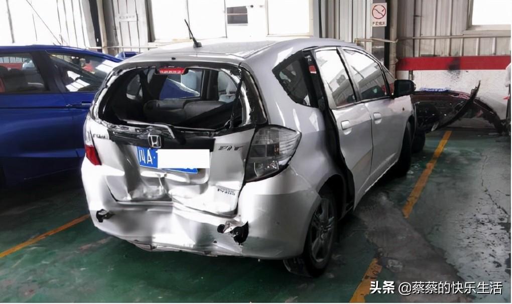 三厢车和两厢倒车入库(思域两厢好还是三厢车好)插图4