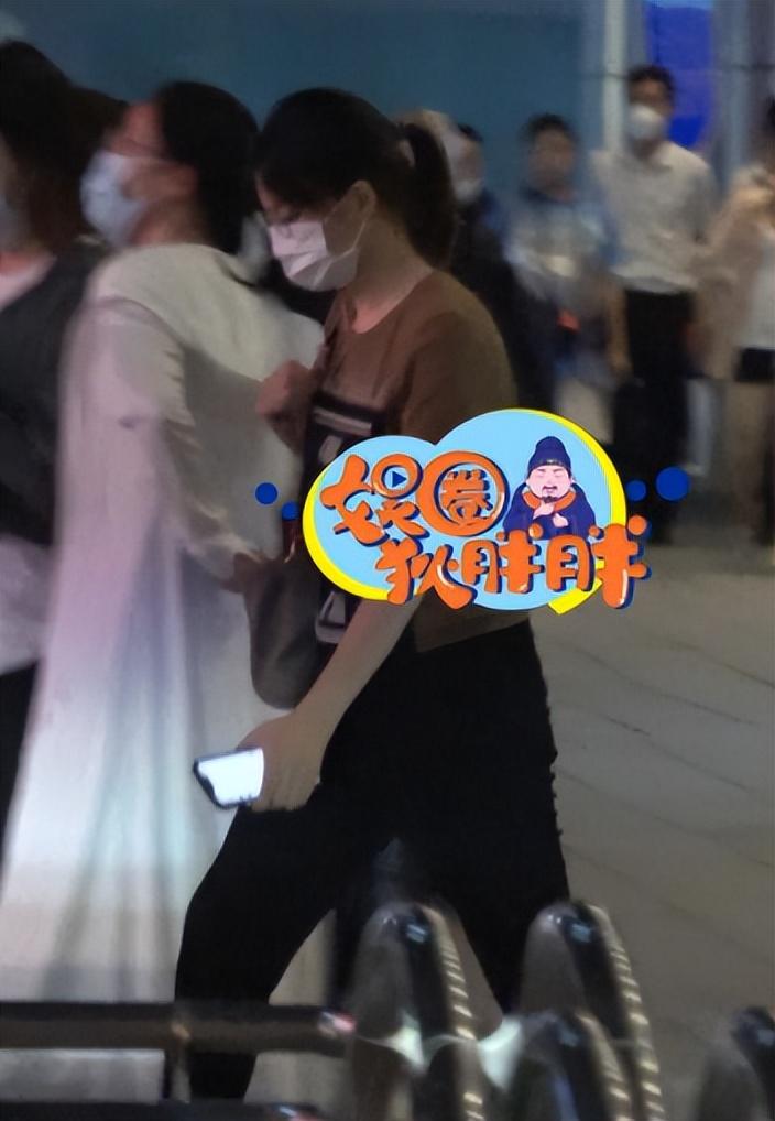 董卿最近情况照片(董卿最新情况)插图1
