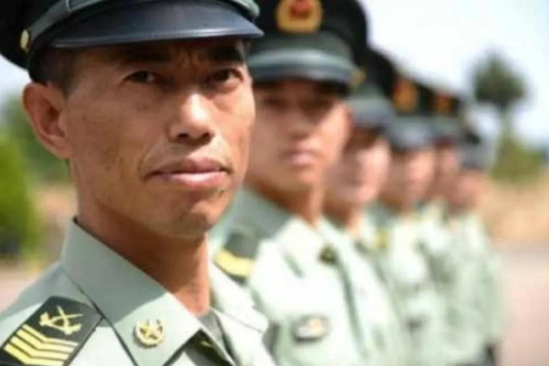 二级军士长退休还是转业(三级军士长是几期士官)插图1