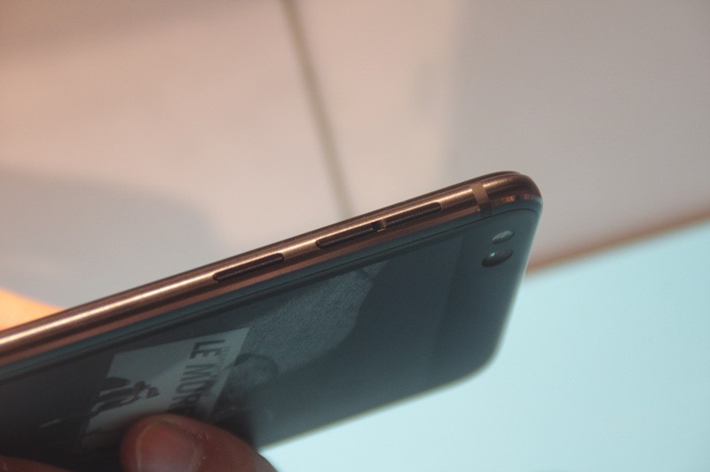 YOTA3双面屏手机如何(yotaphone3手机报价)插图2