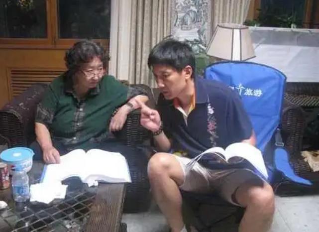 演员李崇宵啥病(演员李崇霄)插图1
