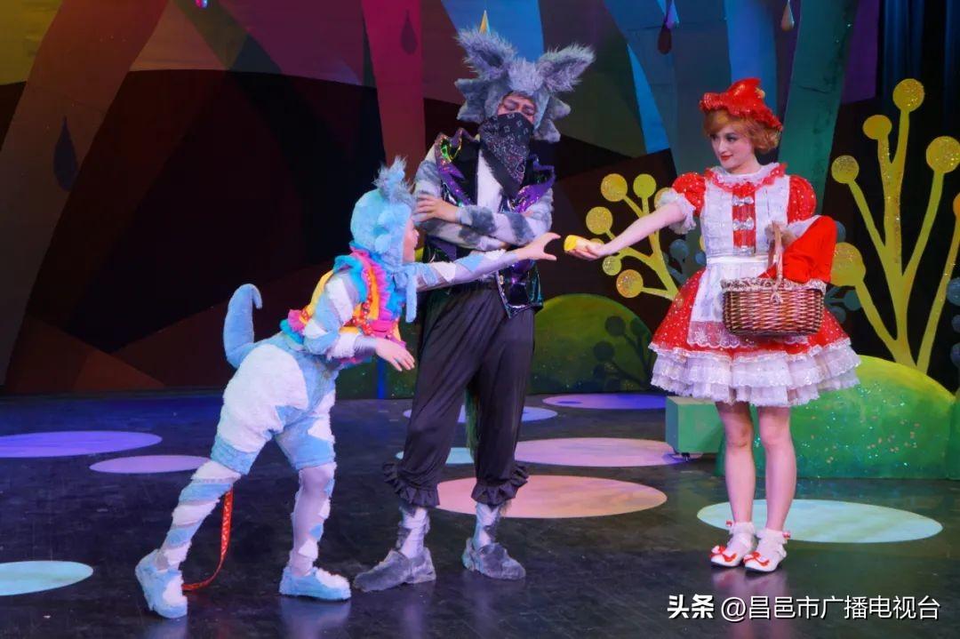 小红帽大灰狼树精猎人的故事(小红帽与大灰狼和树精猎人的故事)插图1