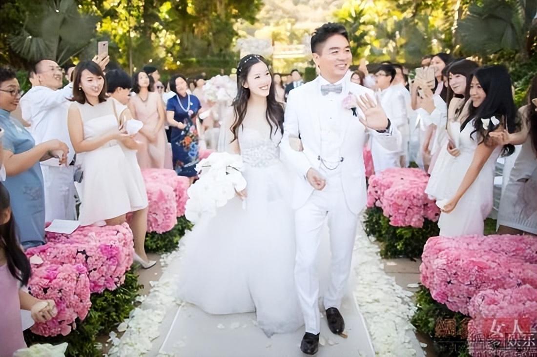 刘强东和章泽天哪一年离的婚(刘强东章泽天亲吻视频)插图19