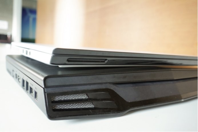 alienware m17尺寸(alienwarem17轻薄款测评)插图2