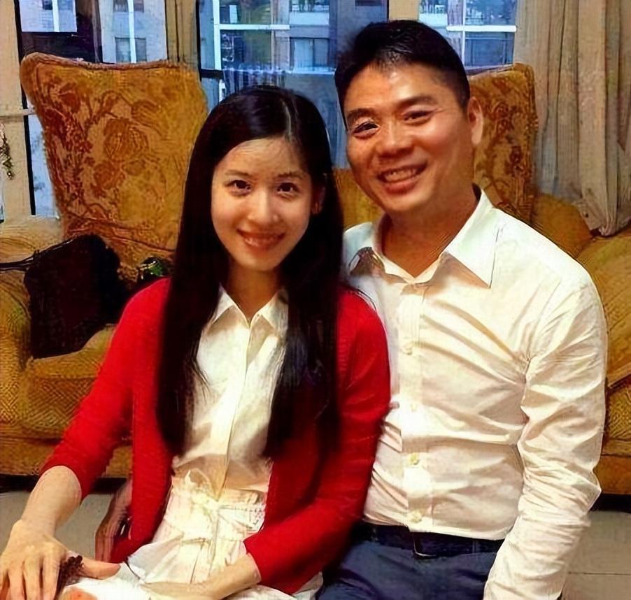刘强东和章泽天哪一年离的婚(刘强东章泽天亲吻视频)插图32