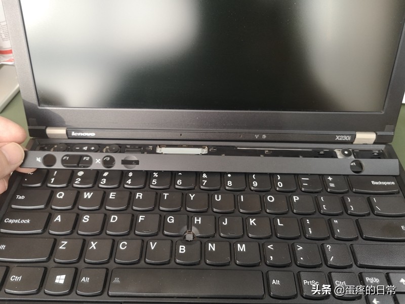 thinkpadx230加装第二块固态(thinkpadx230i机械硬盘怎么拆)插图5