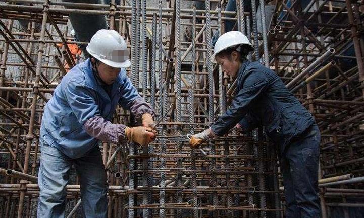 工地白帽子代表什么(工地白帽子代表什么职位)