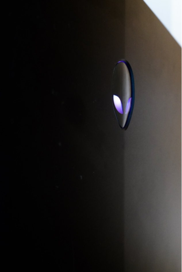 alienware m17尺寸(alienwarem17轻薄款测评)