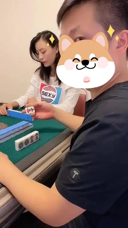一有空就打牌的男人怎么应对(对于喜欢打牌的男人怎么办)插图