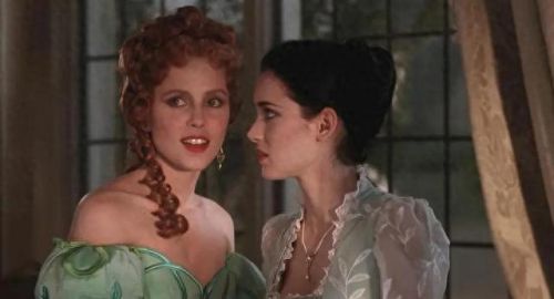 十大女吸血鬼电影排行榜(电影吸血鬼猎人完整版)插图2 十大女吸血鬼电影排行榜(电影吸血鬼猎人完整版)插图2