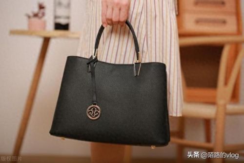 十大奢侈品品牌标志排行榜(50大奢侈品的标志图)插图 十大奢侈品品牌标志排行榜(50大奢侈品的标志图)插图