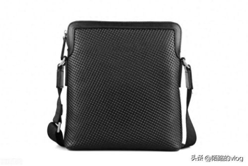 最火品牌十大男包排行榜(男包品牌排名大全)插图2