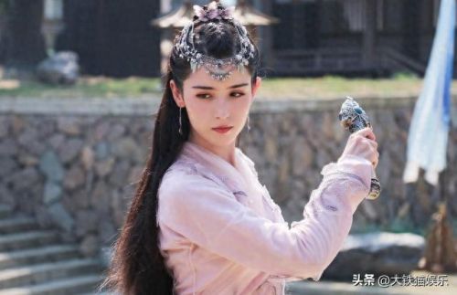 十大新疆女明星排行榜图(新疆四大女明星排名)插图38