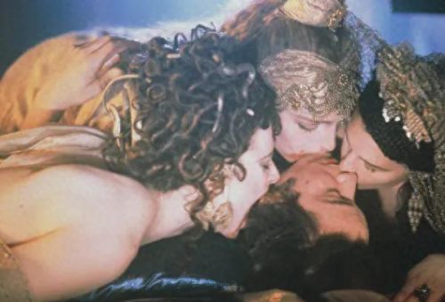 十大女吸血鬼电影排行榜(电影吸血鬼猎人完整版)插图1 十大女吸血鬼电影排行榜(电影吸血鬼猎人完整版)插图1