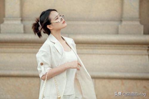 十大中低端服装排行榜女装(梵希蔓十大高档女装品牌)插图