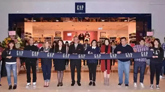 十大快消品牌女装排行榜(三大快消品牌服装)插图2