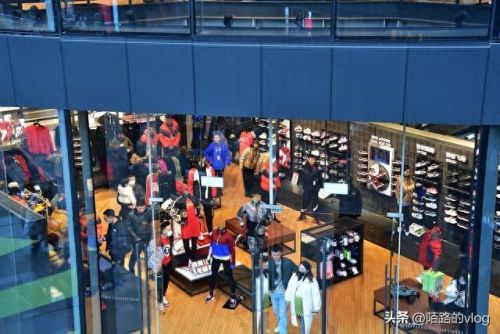 男装实体店十大品牌排行榜(十大品牌男装官方旗舰店直播)插图1 男装实体店十大品牌排行榜(十大品牌男装官方旗舰店直播)插图1