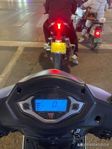 十大最亮摩托车灯排行榜(摩托车炫酷灯)插图