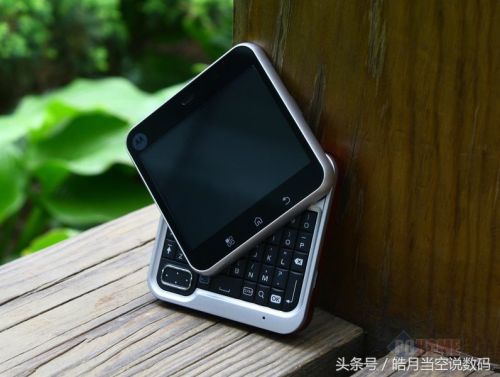 三星p518翻盖手机当年价格(三星p838手机)插图1