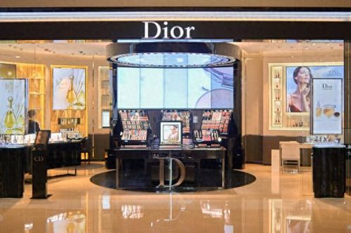 十大女性化妆品牌排行榜(中年女性化妆品套装排行榜前十名)插图3