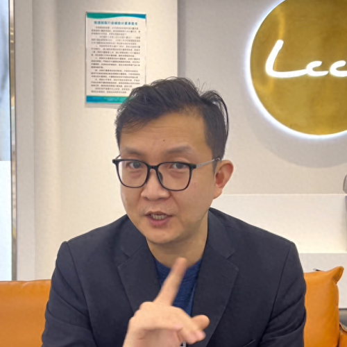 十大眼镜框架排行榜(金色眼镜框架好看还是银色好看)插图