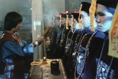 中国十大诡异恐怖片排行榜(诡异小丑恐怖片)插图38