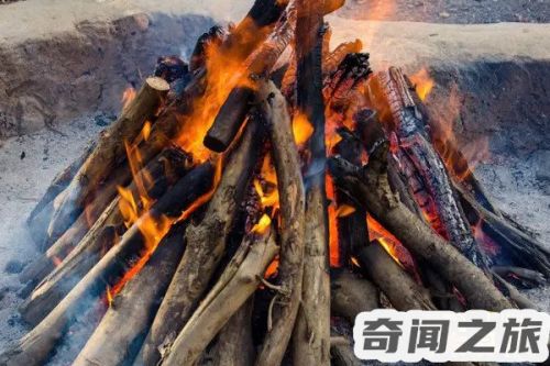 杰字下面的四点是水还是火(三火一木念啥)插图