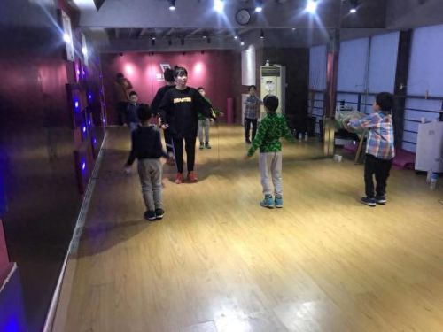 少儿街舞加盟十大排行榜(千圣帝少儿街舞)