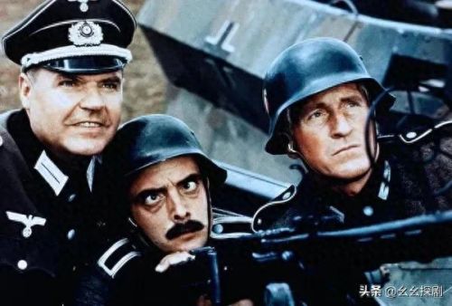 十大必看搞笑美剧电影排行榜(美剧一家人互相亲吻搞笑)插图1