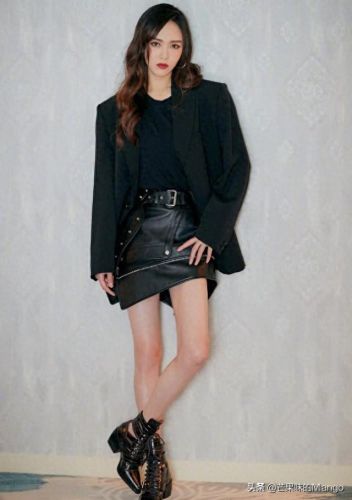 十大穿西装美女排行榜视频(美女西装模特小视频杭州)插图3