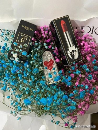 排名前十的口红图片(秋冬口红推荐前十)插图7 排名前十的口红图片(秋冬口红推荐前十)插图7