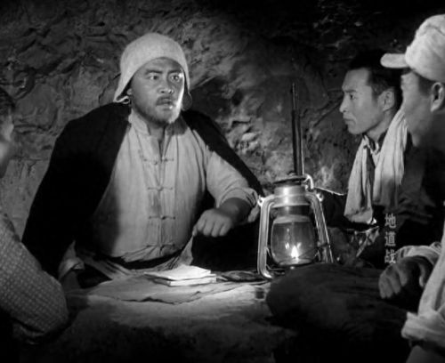 十大必看中国战争电影排行榜(全球十部顶级战争电影)插图5