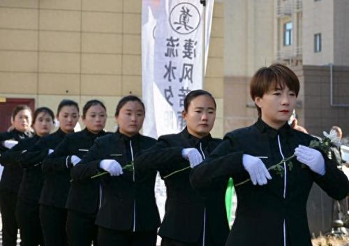 2021未来十大暴利行业排行榜(2018十大暴利行业排名)插图 2021未来十大暴利行业排行榜(2018十大暴利行业排名)插图