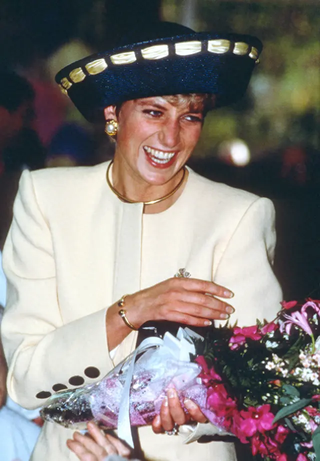 宝石手链系列排名前十(名牌手链十大排名)插图36 宝石手链系列排名前十(名牌手链十大排名)插图36