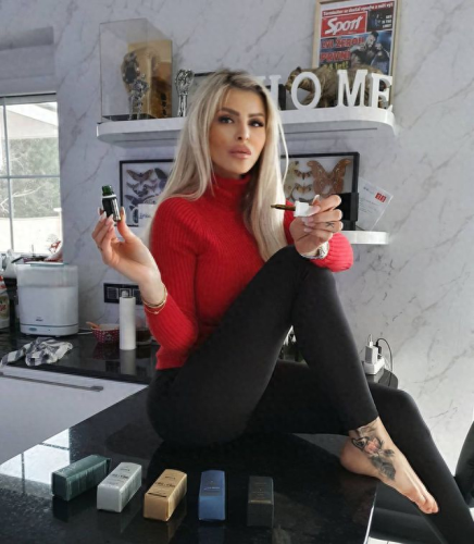 西南十大美女榜单排行榜(南粤十大美女排行榜)插图18 西南十大美女榜单排行榜(南粤十大美女排行榜)插图18