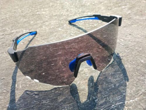 骑行变色眼镜十大排行榜(变色眼镜在车里不变色吗)插图7 骑行变色眼镜十大排行榜(变色眼镜在车里不变色吗)插图7