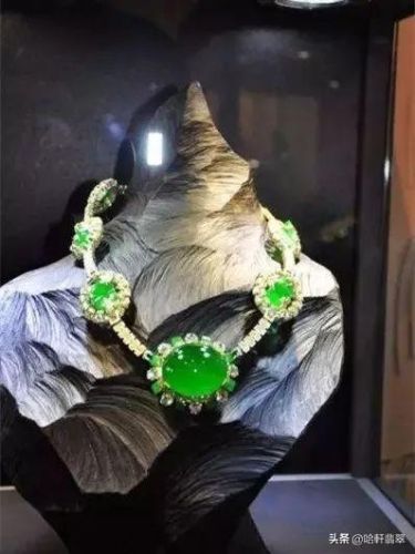 世界翡翠十大排行榜最新(世界十大顶级翡翠图片欣赏)插图1