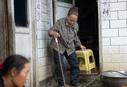 贵阳十大老寿星排行榜最新(贵阳十大中医名医)插图5 贵阳十大老寿星排行榜最新(贵阳十大中医名医)插图5