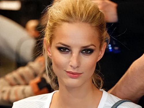 西南十大美女榜单排行榜(南粤十大美女排行榜)插图10 西南十大美女榜单排行榜(南粤十大美女排行榜)插图10