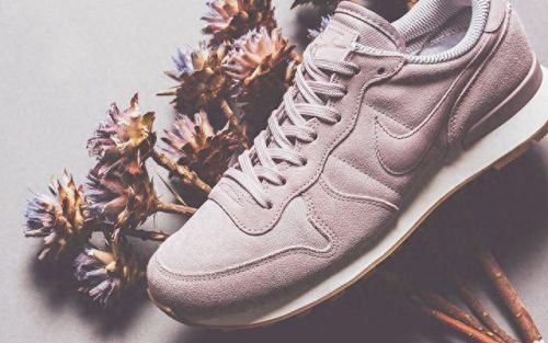 十大热销篮球鞋女士排行榜(莆田鞋女士运动鞋)