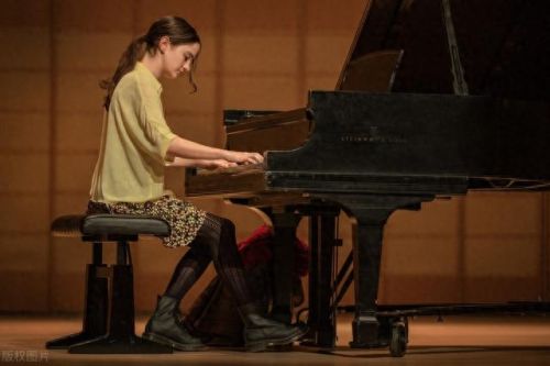 十大经典的枪战电影排行榜(15部必看的逃亡电影)插图5 十大经典的枪战电影排行榜(15部必看的逃亡电影)插图5