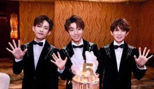 经典十大正能量歌曲排行榜(有能量的歌曲)插图3 经典十大正能量歌曲排行榜(有能量的歌曲)插图3