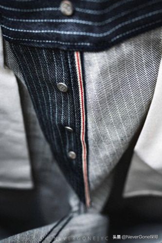 世界十大品牌工装裤排行榜(工装裤品牌排行榜前十名)插图21 世界十大品牌工装裤排行榜(工装裤品牌排行榜前十名)插图21