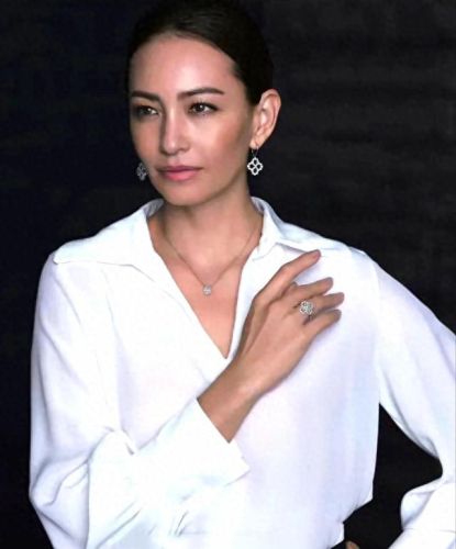 日本十大穿搭博主排行榜(日本女生蕾丝超短裙子穿搭)插图1