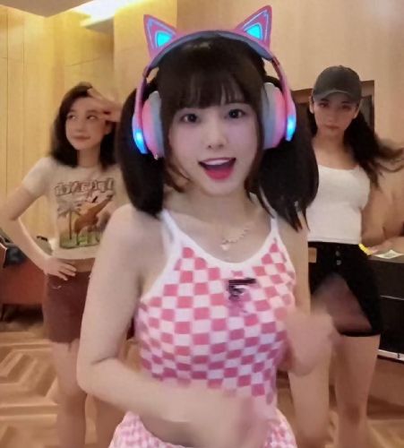 和平精英女主播十大排行榜(子龙和平精英主播)插图5 和平精英女主播十大排行榜(子龙和平精英主播)插图5