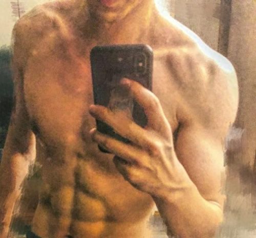 中国十大最帅男主播排行榜(斗鱼被永久封杀的十大主播)插图4