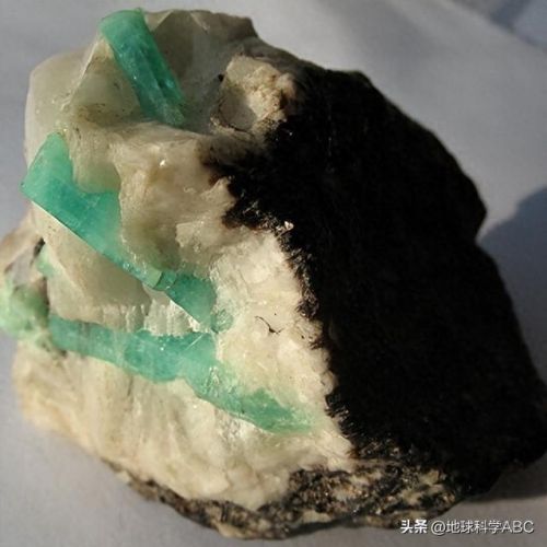 中国十大祖母绿原石排行榜(天然祖母绿原石价格表)插图3