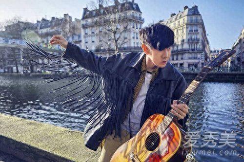 十大伤感中文曲子排行榜(十首伤感音乐排行)插图5