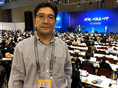 十大男主持人才华排行榜(襄阳电视台十大主持人)插图1