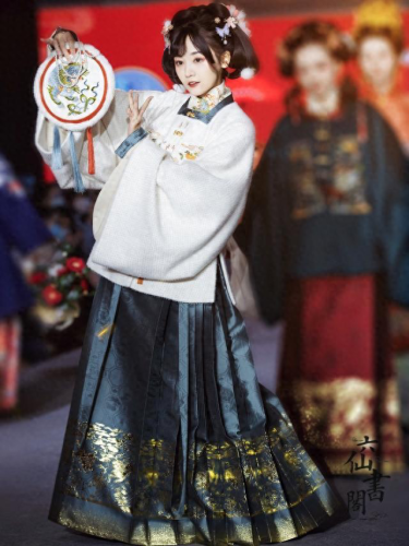 马面裙十大排行榜(人民日报评马面裙)插图4 马面裙十大排行榜(人民日报评马面裙)插图4